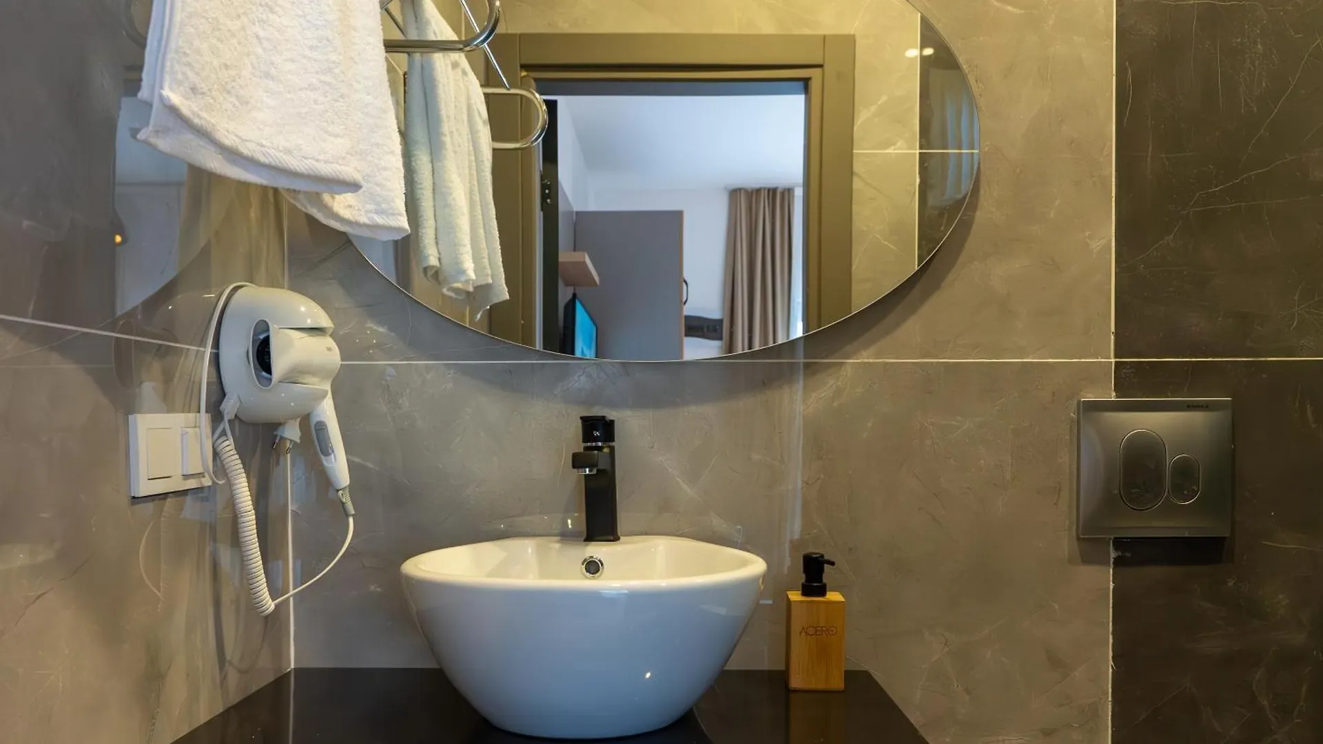 Melengec Otel Tuerkbuekue Turecko